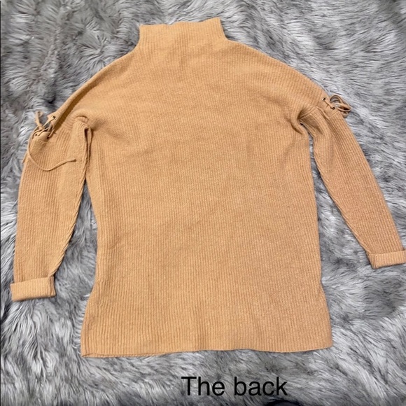 NEW BCBGMaxAzria Sweater Pullover - Picture 3 of 9